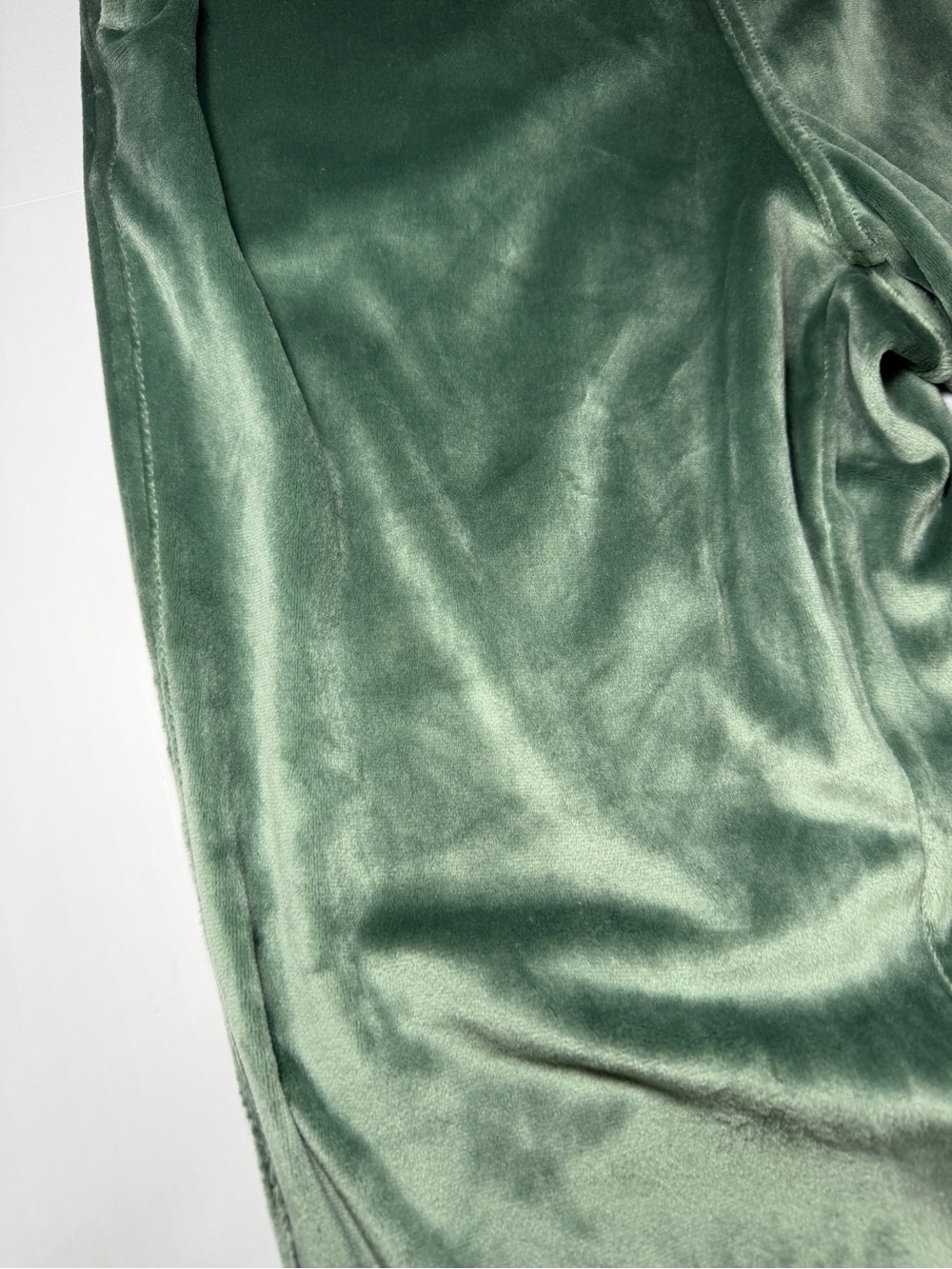 Yogalicious Lux Double Butter Hannah Velvet Velour Joggers in Sage Green Medium - Picture 2 of 9